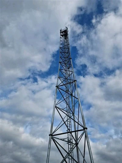 Mikwo ond Antèn Kominikasyon Lasi Tower